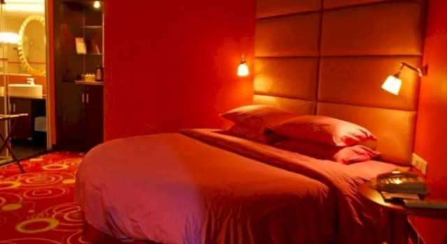 Shihua Hotel - Shenzhen, Rezerwuj Hotel Hotele w Shenzhen z parkingiem, Parking