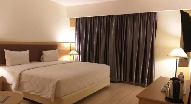 Люкс Deluxe OYO 666 D' Grande Hotel Batam