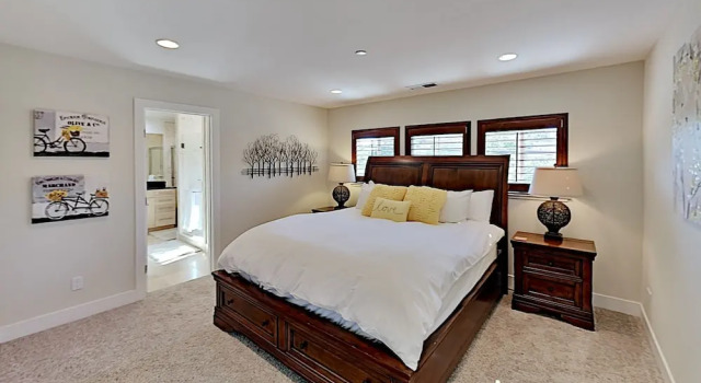 Elegant Creek-Side Home w/ Deck & Private Hot Tub home, 예약 호텔 윈저 Wine Country - Northern California