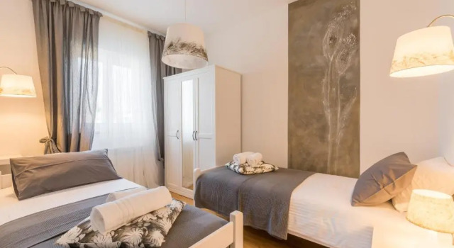 Holiday House OLIVE GROVE with pool and garden, Book Hotel Hoteller i Presika med pool, Swimmingpool