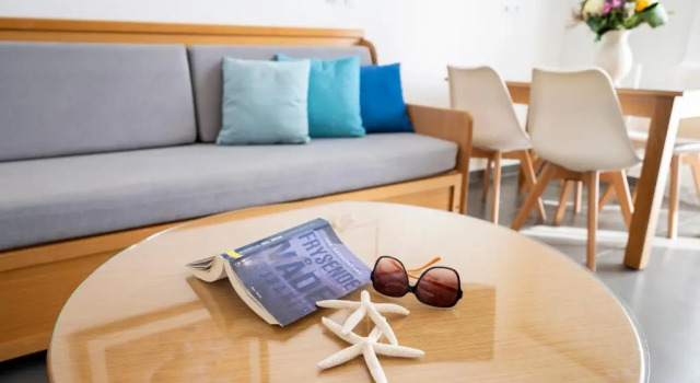 Четырёхместный номер Standard с балконом Peridis Family Resort