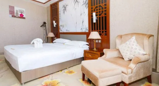 Люкс Bingke Xixu Business Hotel (Kuitun Government Store)