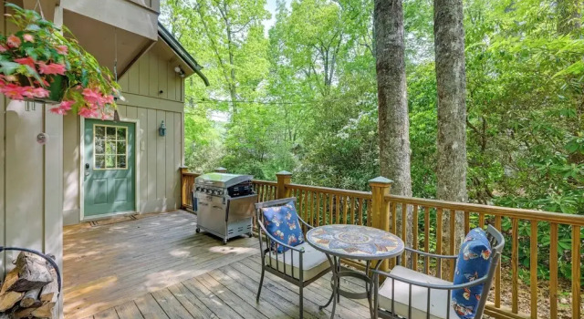 'smallwood' Cute Highlands Home w/ Screened Porch!, Đặt Nhà nghỉ dưỡng Highlands Bắc Carolina
