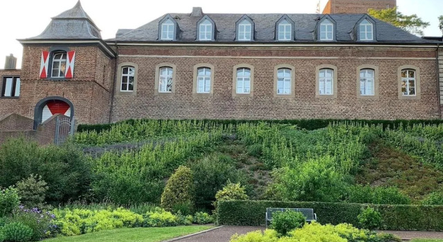 Burg Wassenberg, Забронировать Отель Вассенберг Северный Рейн-Вестфалия