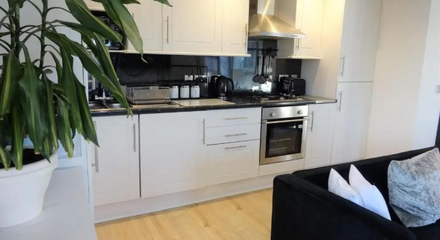 Wigan Central I 1 & 2 Bed Executive Apartments I Family Rooms I Private Balcony I Free Parking, Varaa Huoneisto Asunnot kohteessa Merseyside, Huoneisto