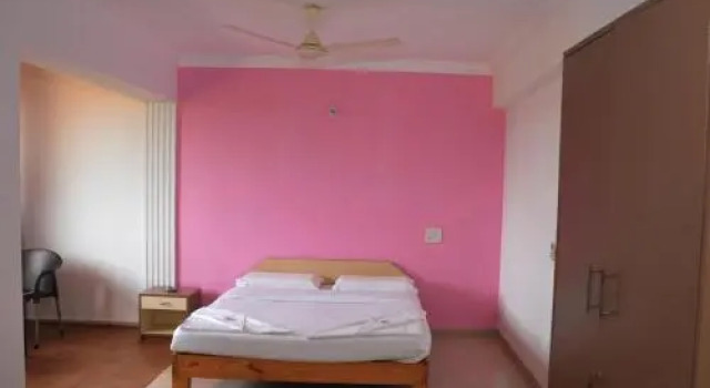 OYO 35596 Hotel Amar, Prenota Hotel Dona Paula 