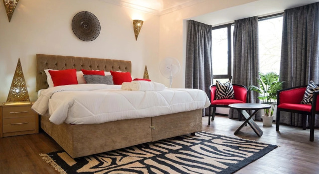 Mount Kenya Wildlife Estate at Ol Pejeta, Book Hotel Nanyuki Laikipia