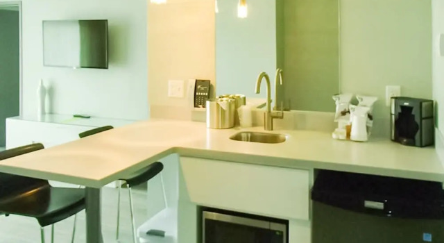 Номер Deluxe с балконом Garland Hotel