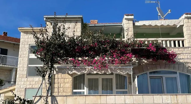 Apartments Gordana Buzolic, Забронировать Апартаменты/квартира Отели Хвара с парковкой, рядом с Church of the Holy Spirit Hvar, Парковка