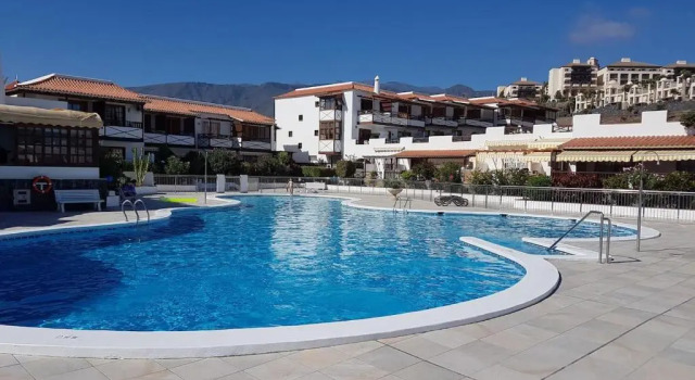 Апартаменты Playa del Duque in 1st sea line directly on the beach, heated pool, Wifi, balcony