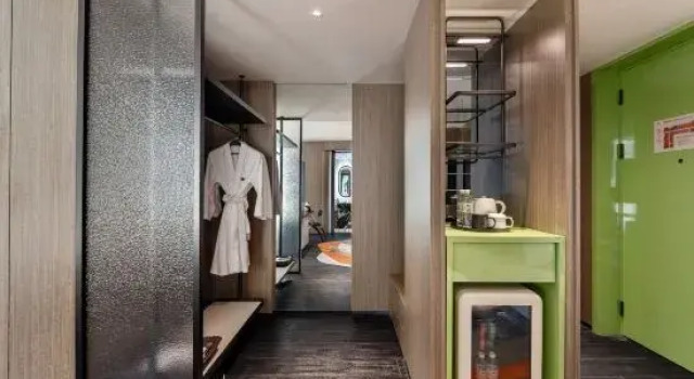 Люкс Panda Premium Selected Hotel (Mianyang High-Speed Railway Station Shangma Story)