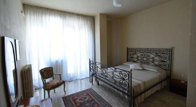 B&B "Lo Straniero", Забронировать Отель «постель и завтрак» Отели Матера с завтраком, рядом с Центральный вокзал Матера, Завтраки