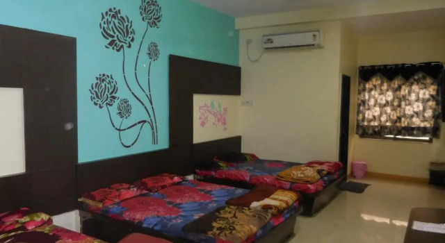 Shri Radhe Krishna Hotel
