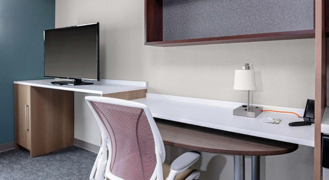 Двухместный люкс Home2 Suites By Hilton Salisbury