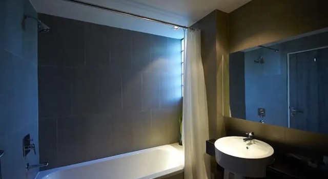 Люкс c 1 комнатой с балконом The Present Sathorn