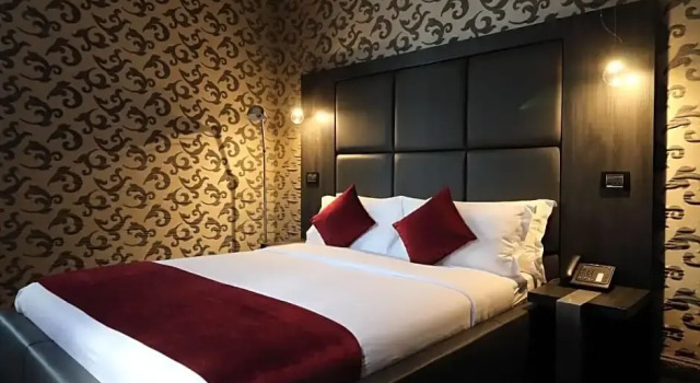 Номер Executive The Bryson Hotel