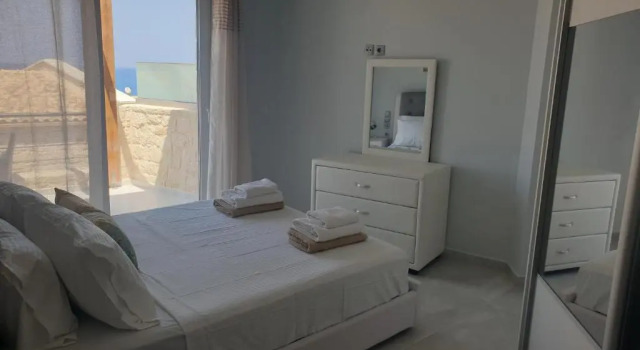 Коттедж Zefyros Suite , Seafront retreat !