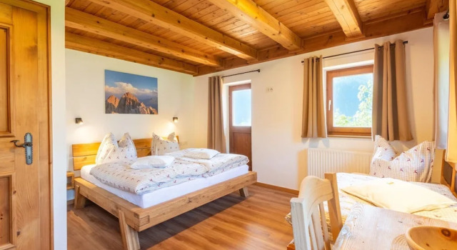 Renovated Farmhouse Stoanerbauer With View, Rezerwuj Dom wakacyjny Hotele w Salzburg z parkingiem, Parking