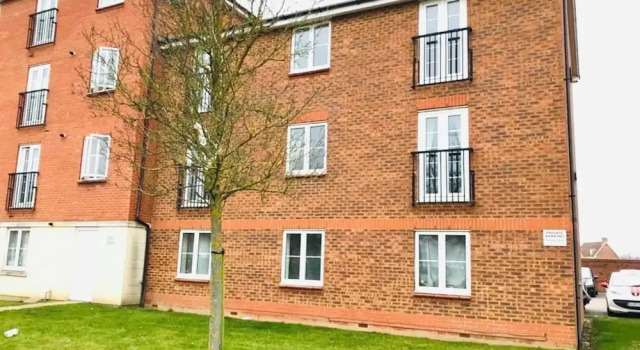 2 Double Bed Flat, En-suite, Top Floor, With Private Parking, Varaa Huoneisto Asunnot kohteessa Merseyside, Huoneisto