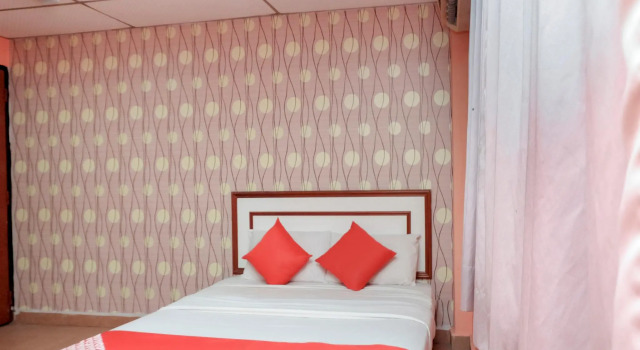 Двухместный номер Deluxe OYO 90167 Hotel Tiara