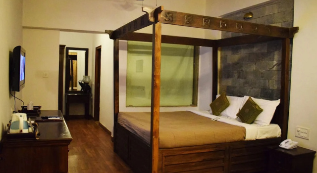 Двухместный номер Executive с балконом Kumbhalgarh Forest Retreat
