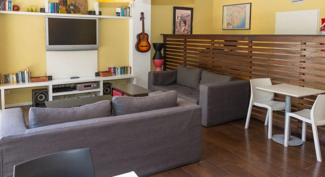 Circus Hotel & Hostel, Rezerwuj Hostel Hotele w Buenos Aires z basenem, Basen