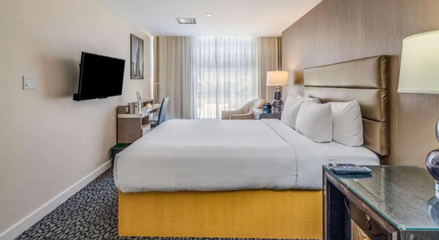 Полулюкс Deluxe The Historic Blue Angel Hotel Lexington Ave, an Ascend Collection