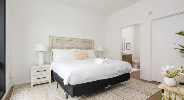 Illume Designer Gulch View Pool & Gym 2 Bedroom Condo