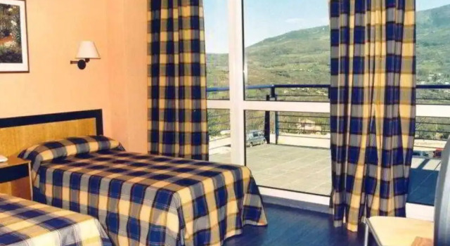 Cubino, Book Hotel Hoteller i Castile and Leon med pool, Swimmingpool