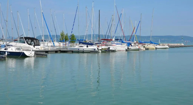 Modern Apartment with Lake View, Забронировать Апартаменты/квартира Апартаменты Балатонлелле, рядом с Пляж Напфень, Апартаменты/квартира