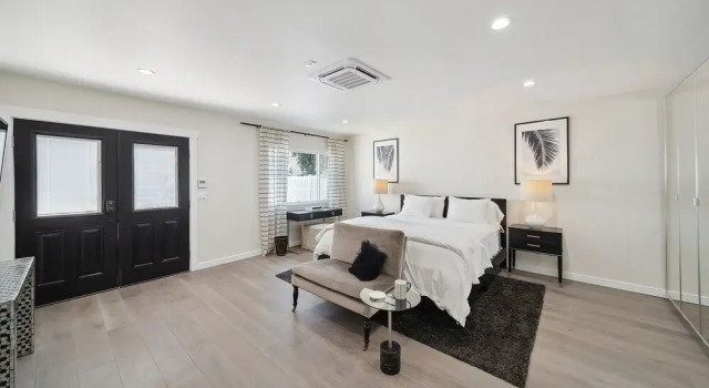 Chic Executive - Historic Floral Park Guest House 1 Bedroom Bungalow by Redawning