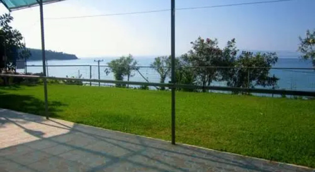 Rosas Beach Studios, Reserva ahora Hotel Lourdata Cefalonia