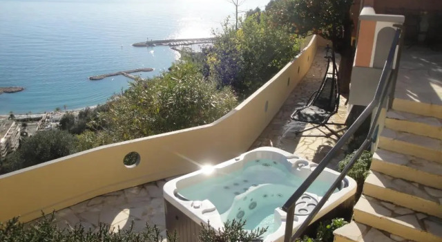 Вилла с видом на море Les Citronniers d'Azur