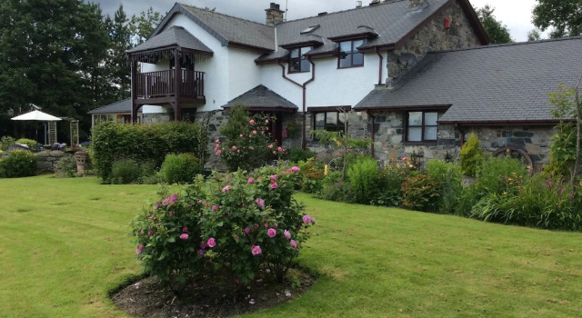 Rhydydefaid Farm B&B, Book Landbrugsophold Hoteller i Bala med parkering, Parkering