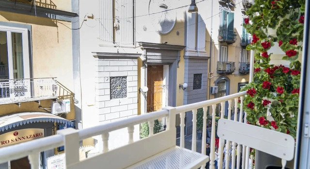 Via Chiaia 123 - Camera Oltremare, Book Pension Napoli Campania