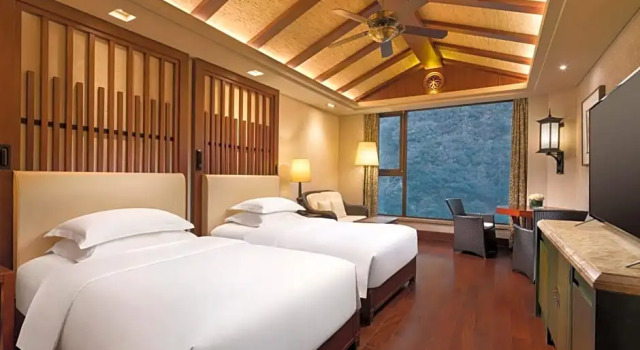 Номер Standard с видом на горы Hilton Sanqingshan Resort