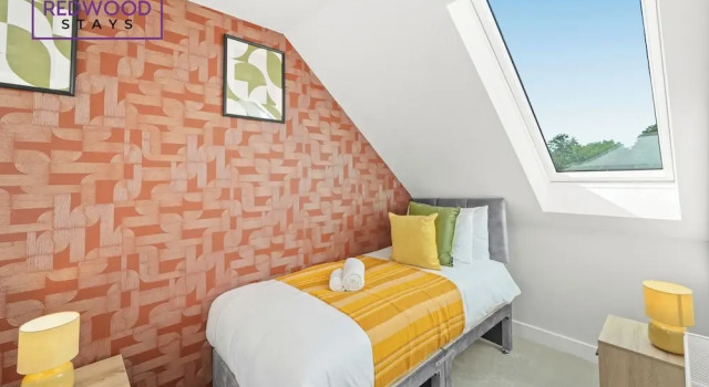Cove Road Houses by Redwood Stays, 预订 宾馆 Farnborough 萨里
