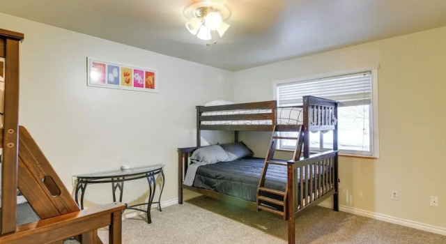 Коттедж с 4 комнатами Anchorage Home ~ 8 Mi to Downtown