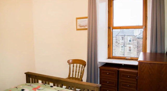 Spacious 2 Bedroom Home Near Haymarket, Забронировать Апартаменты/квартира Апартаменты Эдинбурга, рядом с Scottish Widows Bank Plc, Апартаменты/квартира