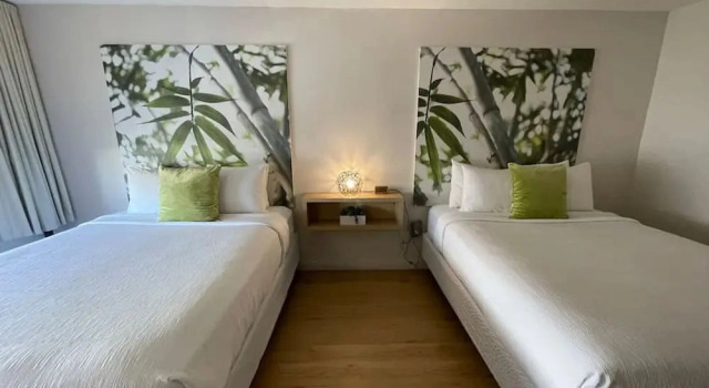 Коттедж Newly Renovated Room in Cozy Hotel Near Disney