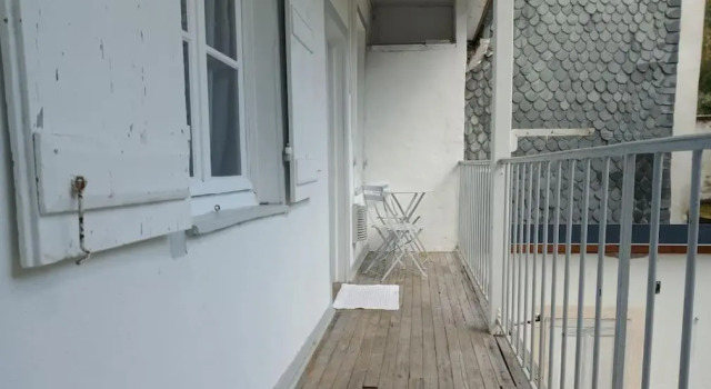 APPARTEMENT CENTRE VILLE avec BALCON -TERRASSE PRIVE, Rezerwuj Apartament Tulle Correze