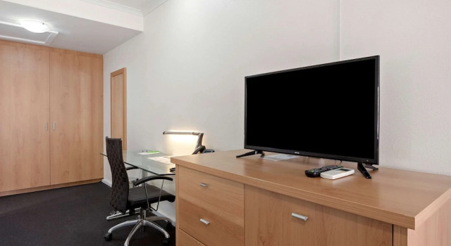 Standard Zimmer ibis Styles Canberra Eagle Hawk