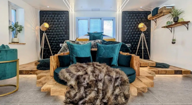 Номер Deluxe Aphrodites Group - Luxury Hot Tub Suites in Central Lake District