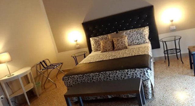 5 cupole Palermo, Забронировать Отель Отели Палермо с парковкой, рядом с Кафедральный собор, Парковка