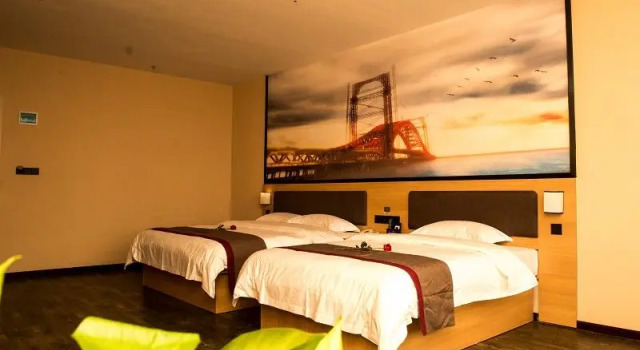Thank Inn Hotel Guizhou Liupanshui Shuicheng Ancient City, Book Hotel Hoteller i Shuicheng med parkering, Parkering