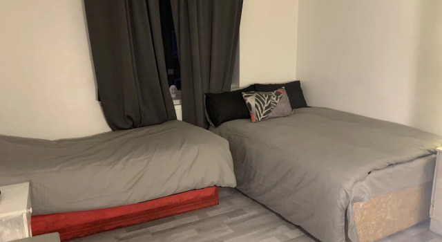 Very Conv 1-bed Apartment With Views of London, Varaa Huoneisto Asunnot kohteessa Merseyside, Huoneisto