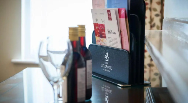 Одноместный номер Standard Norfolk Royale Hotel