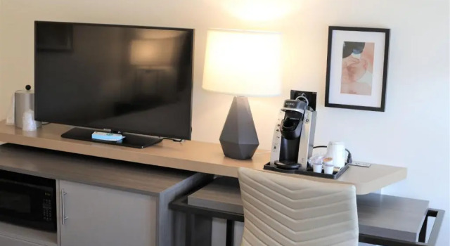 Четырёхместный номер Standard Holiday Inn & Suites St. Cloud by IHG