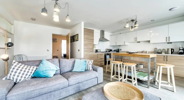 Modern 2bed/2bath with Amazing Views, Забронировать Апартаменты/квартира Эдинбург Midlothian, рядом с Холирудское абатство