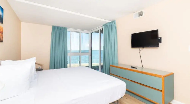 Номер Premium с 2 комнатами с балконом и с видом на залив Bay Club Resort by CoolVacay